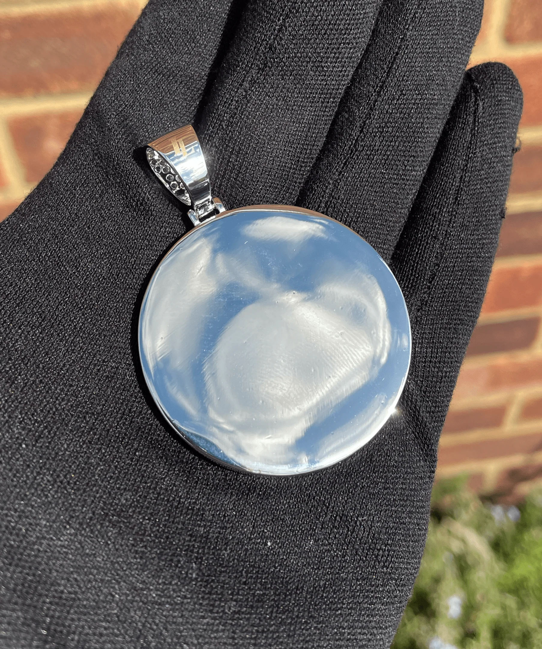 Circular Memory Pendant - Image 4